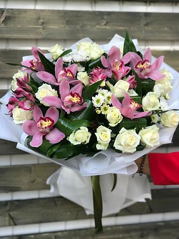 Букет цветов из: Розы и Хризантемы в Атажукино
