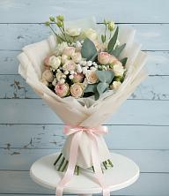 Букет цветов из:  Розы и Лизиантусы в Атажукино