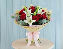 Букет цветов из:  Лилии и Розы в Атажукино