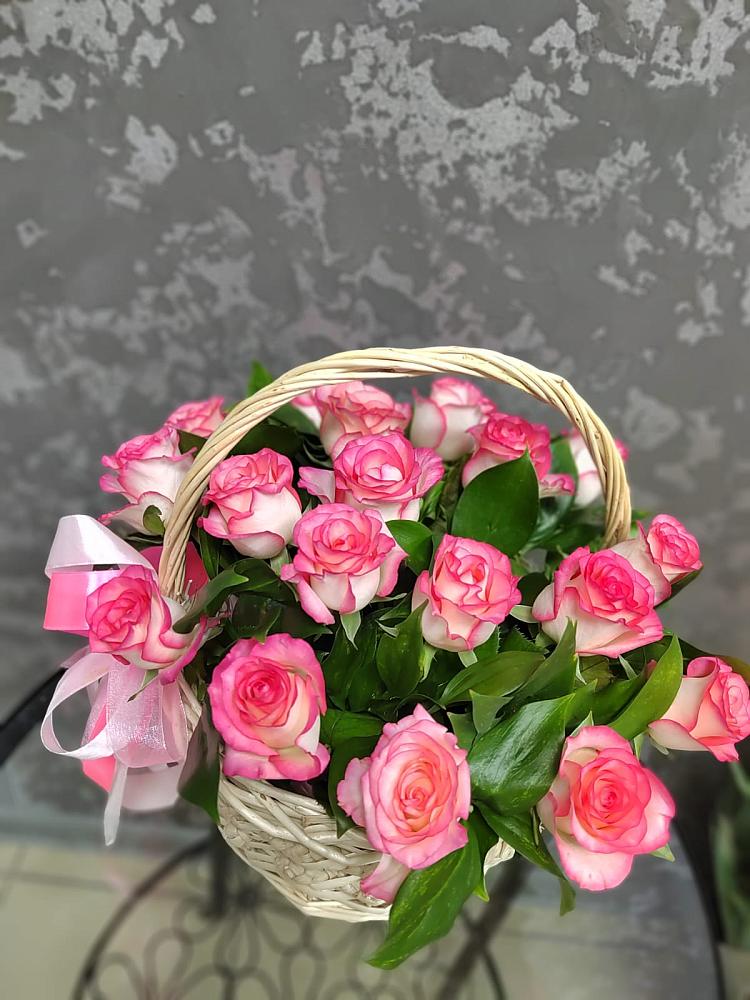 Цветочная композиция из Розы в корзине в Атажукино