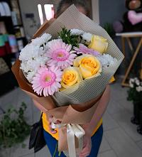 Букет цветов из:  Герберы, Розы и Хризантемы в Атажукино