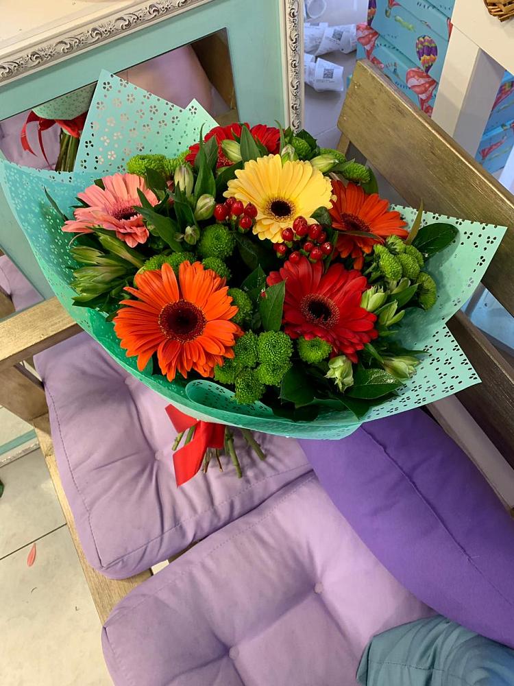 Букет цветов из: Герберы, Хризантемы и Альстромерии в Атажукино