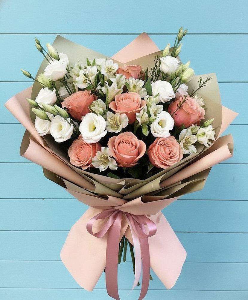 Букет цветов из: Розы, Альстромерии и Лизиантусы в Атажукино