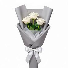 Букет 3 белые розы в Атажукино