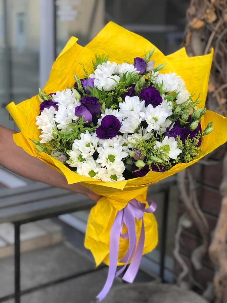 Букет цветов из: Ирисы, Хризантемы и Ромашки в Атажукино