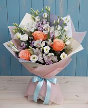 Букет цветов из:  Лизиантусы, Розы, Альстромерии и Гипсофила в Атажукино