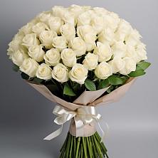Букет 101 беля роза Белоснежка в Атажукино