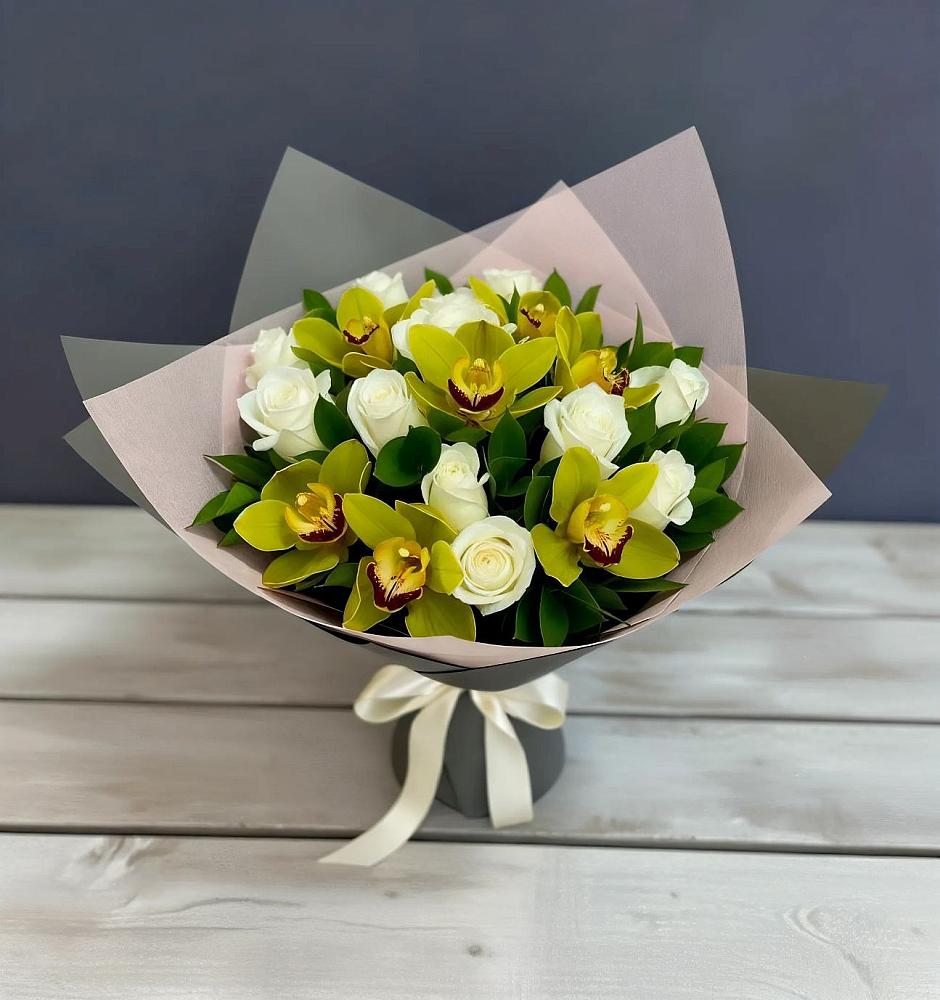 Букет цветов из: Орхидеи и Розы в Атажукино