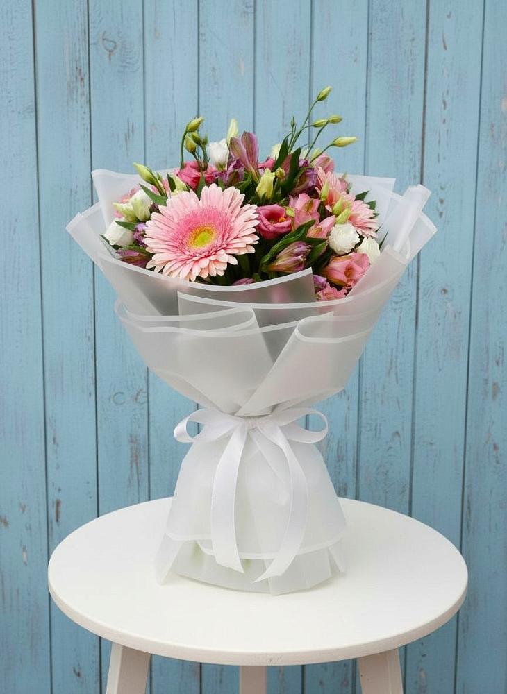 Букет цветов из: Герберы, Альстромерии и Лизиантусы в Атажукино