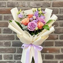 Букет цветов из:  Лизиантусы и Розы в Атажукино