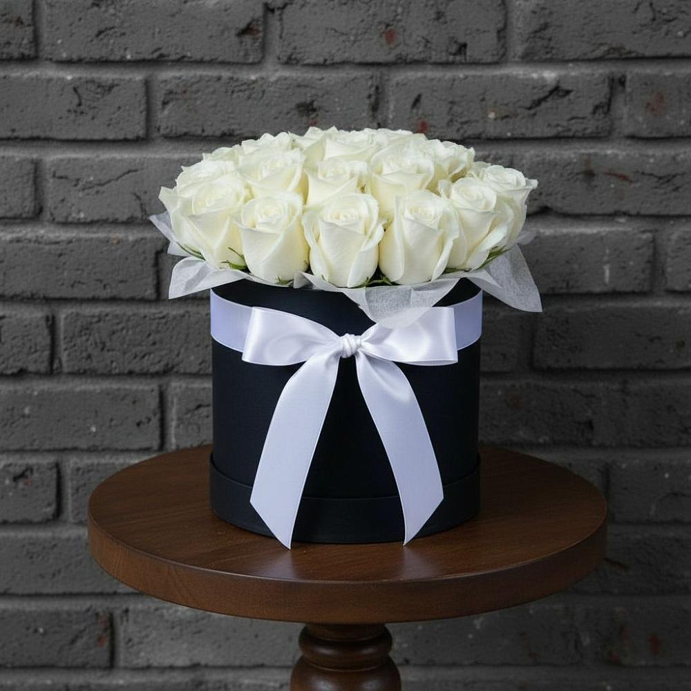 Цветочная композиция из Розы в шляпной коробке в Атажукино