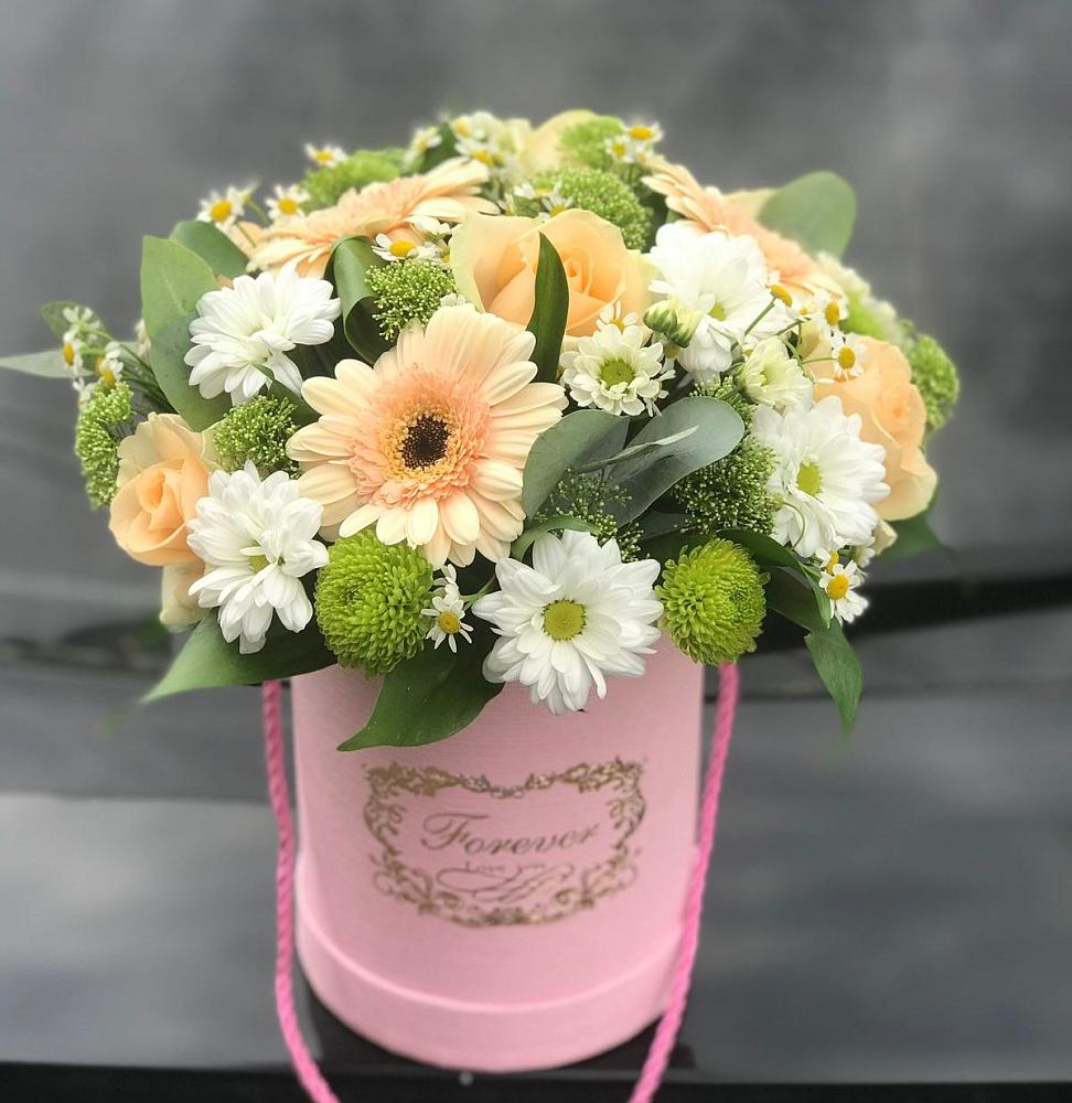 Цветочная композиция из Розы, Герберы и Хризантемы в шляпной коробке в Атажукино