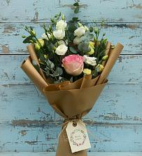 Букет цветов из:  Розы и Лизиантусы в Атажукино
