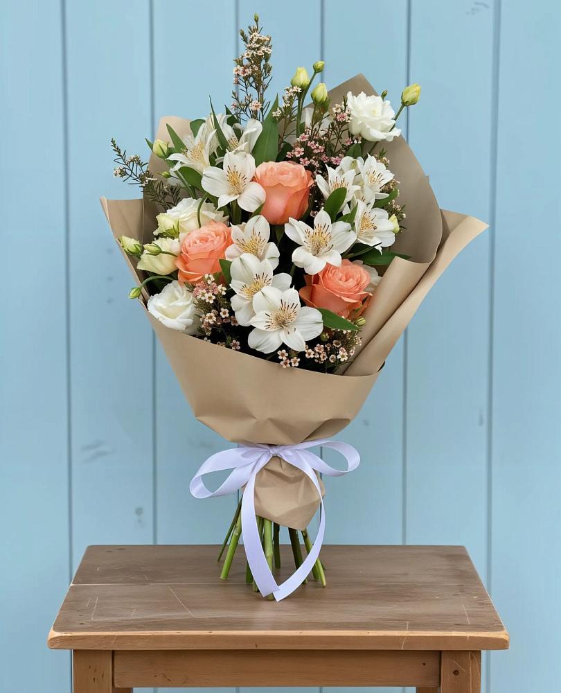 Букет цветов из: Альстромерии, Лизиантусы, Розы и Хризантемы в Атажукино